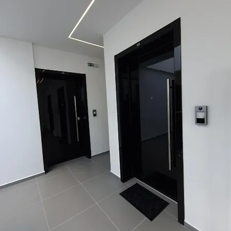 Smart Loft - Connection Of Center And Luxury Lägenhet Tuzla